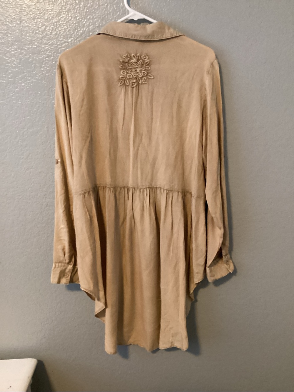 Solitaire Embroidered Button-Front Tunic - Picture 4 of 6